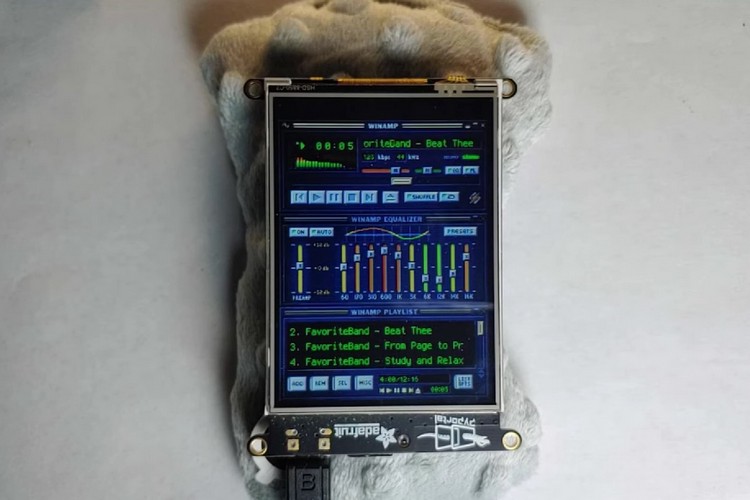 This Developer Built a DIY Winamp MP3 Player; Check out How It Works!
