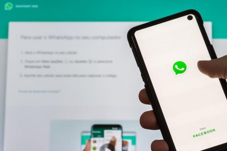 whatsapp web global media player