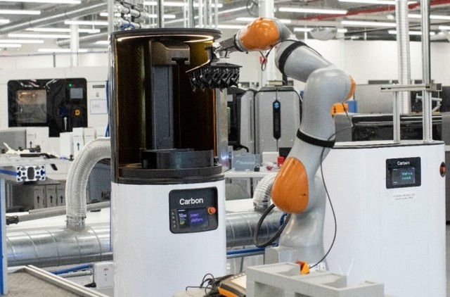 Ford new javier robot to operate 3d printer
