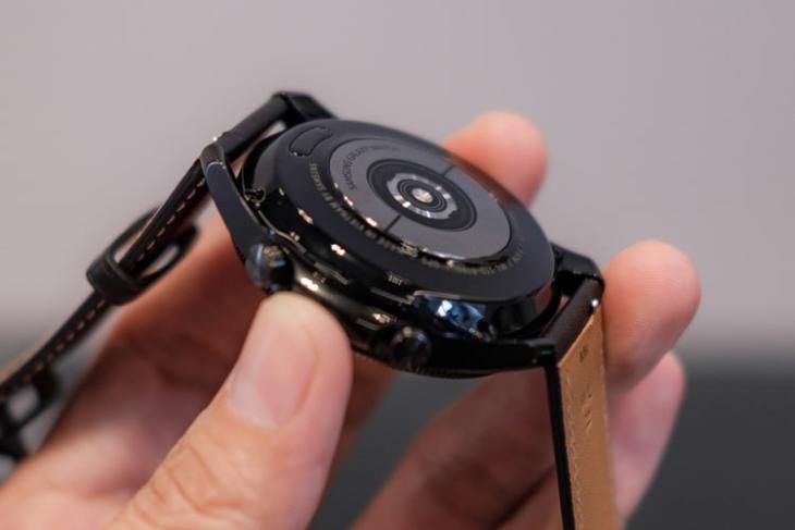 Die Samsung Galaxy Watch 5-Serie kann einen Thermometersensor enthalten