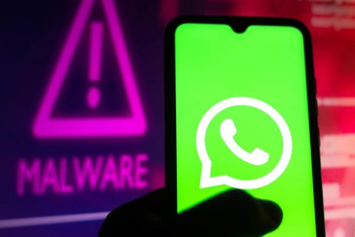 A New WhatsApp Phishing Campaign Lures Users to Download Information-Stealing Malware!