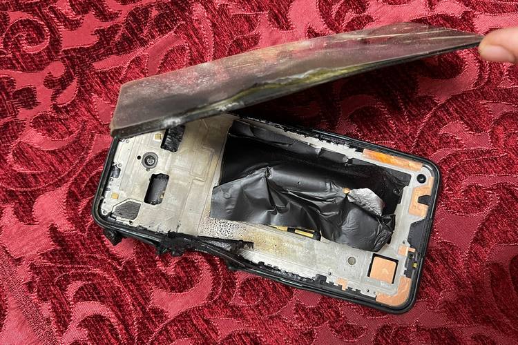 OnePlus Nord 2 Allegedly Explodes During Call