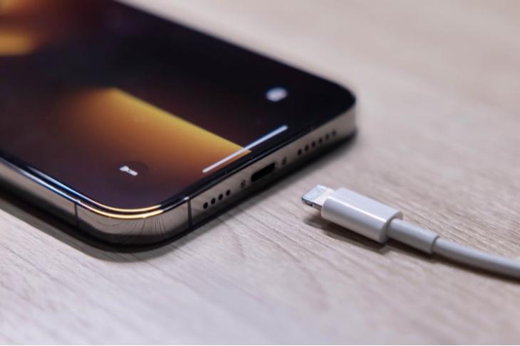 Apple Wird Seinen Lightning-Anschluss 2023 Endlich Durch Einen Usb-C-Anschluss Auf Iphones Ersetzen
