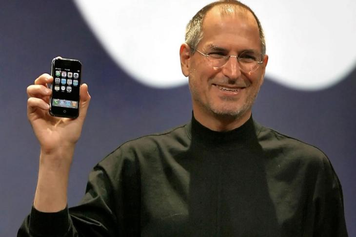 Steve Jobs Wanted the First iPhone Without a SIM Slot, Says Former Chief of iPod