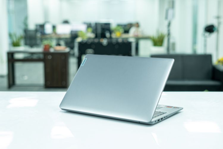 Lenovo IdeaPad Slim 3 (16, 2023) review - affordable and super efficient