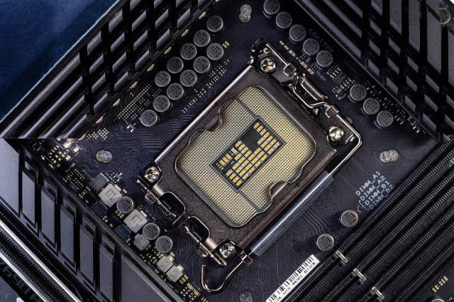 LGA 1700 socket supports Intel 14th Gen desktop cpus