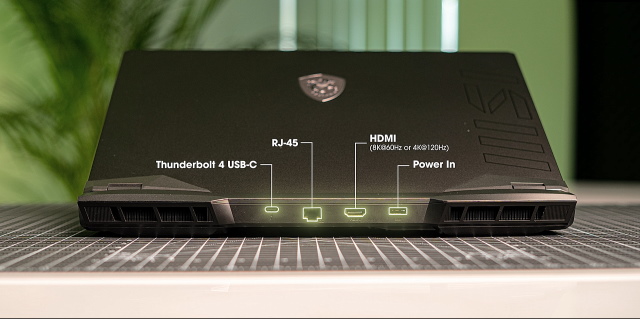 backside i/0 MSI GE 67 HX