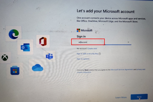 How to bypass the Microsoft Account requirement during Windows