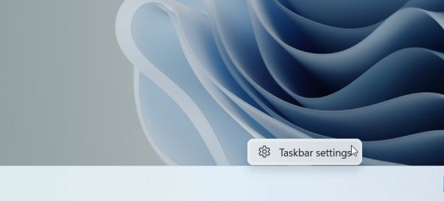 2. Personalize Windows 11 Taskbar via Windows Settings