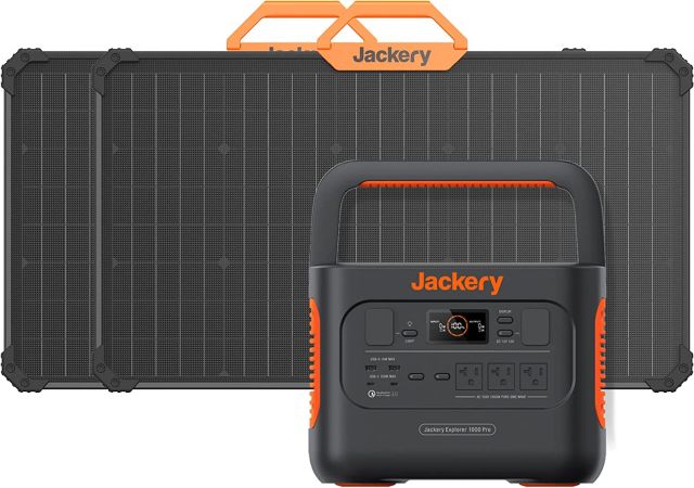 6. Jackery Solar Generator 1000 Pro (Explorer 1000 Pro + 2x SolarSaga 80W)