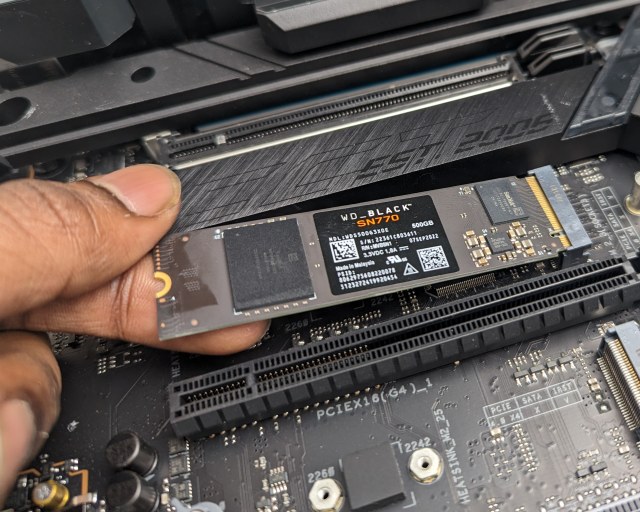 WD Black SN770 SSD on an ASUS ROG Motherboard
