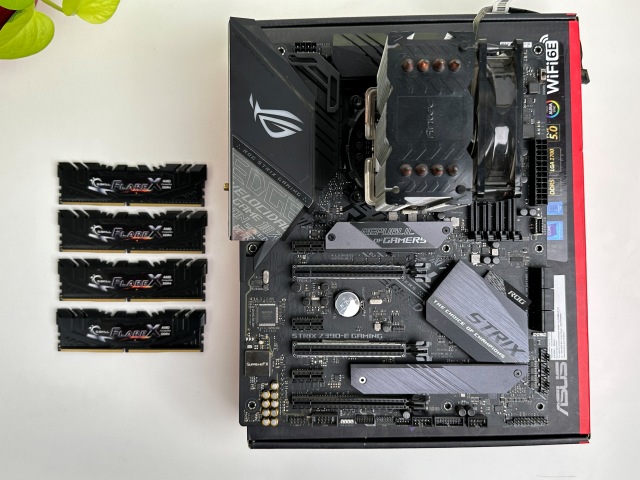 How To Install RAM on a Motherboard