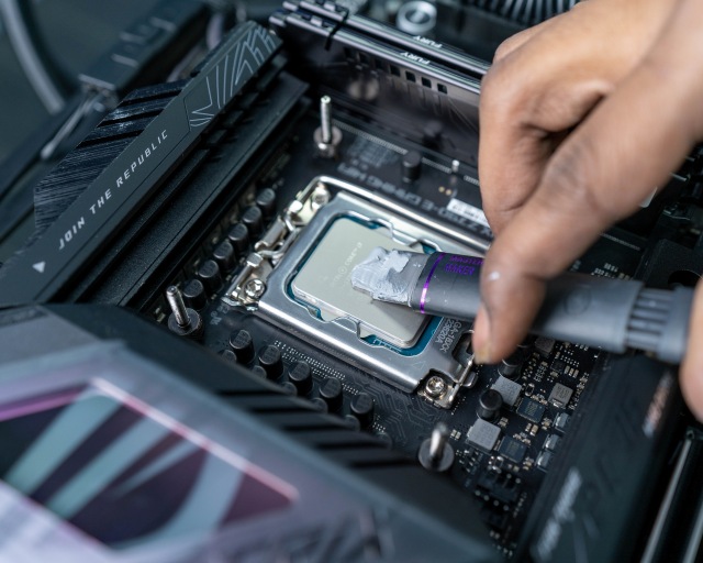 thermal paste on computer procesor