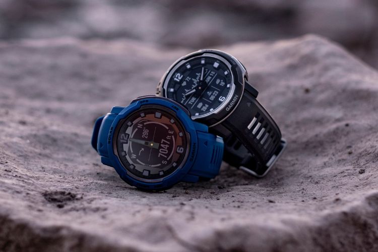 garmin instinct crossover smartwatches launched