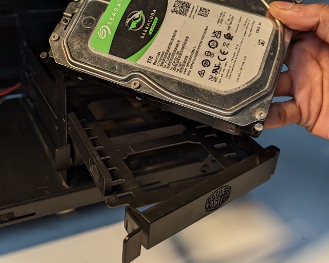 hdd and hdd mount in pc case - install hard drive