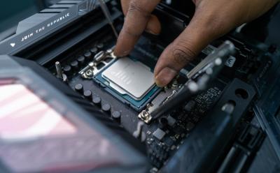how to install CPU on motherboard