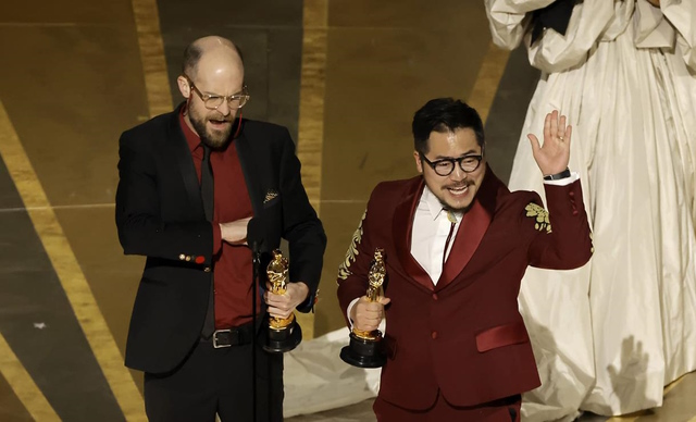 An image of Daniel Kwan and Daniel Scheinert in Oscars 2023.
