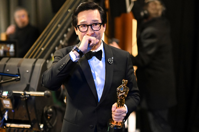 An image of Ke Huy Quan in Oscars 2023.