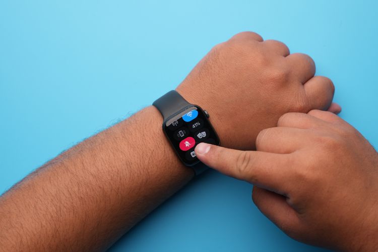 How to put an 2024 apple watch on silent