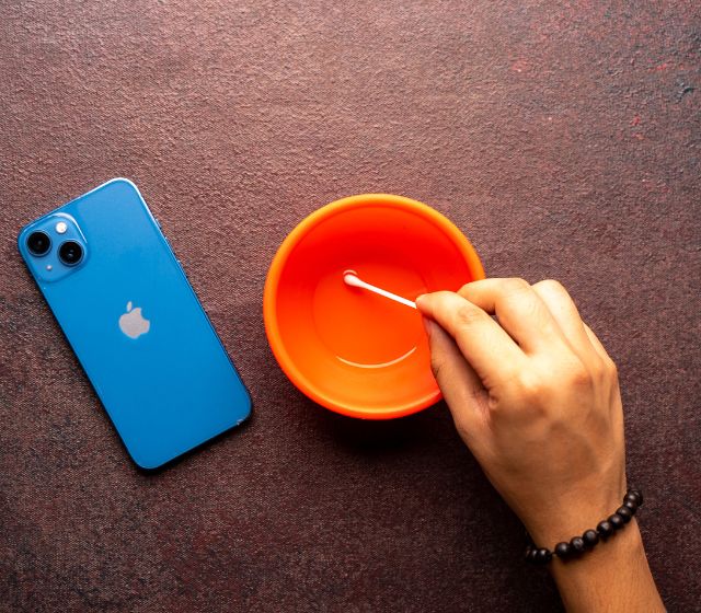 clean iPhone charging port 1