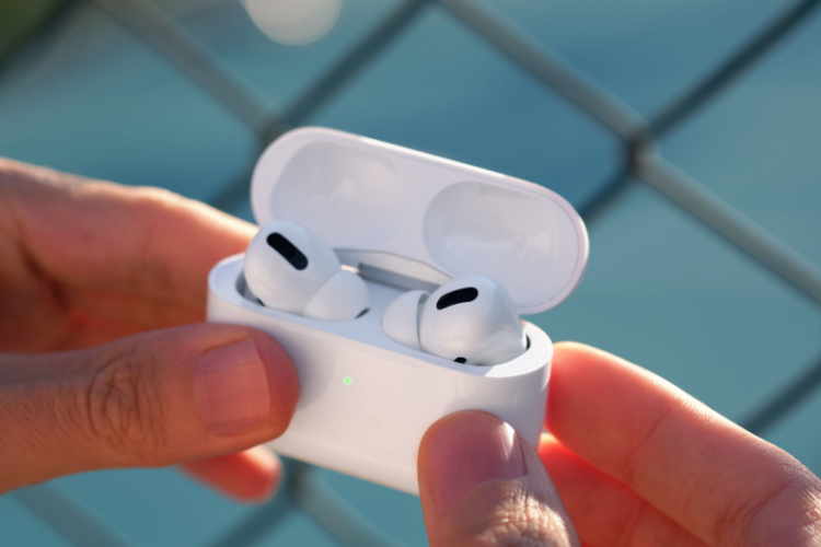 How to Update Your Apple AirPods

https://beebom.com/wp-content/uploads/2023/05/How-to-Update-AirPods.jpg?w=750&quality=75