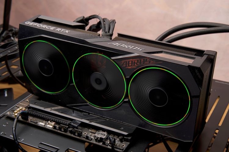 The Gigabyte GeForce RTX 4070 GPU (Better Than RTX 3080) Is Down
