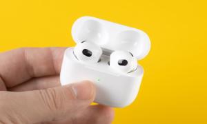 Next Year's Apple AirPods Could Detect Heart Diseases, According to a New Patent