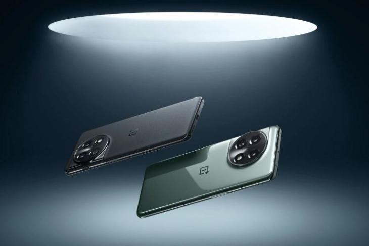 OnePlus 11 5G in Black and Green Color options showcased