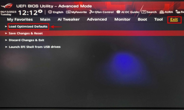 Selecting load optimized defaults setting in ASUS Z790 BIOS utility