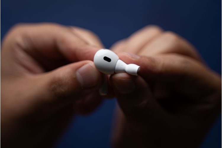 Changing ear tips discount on airpods pro