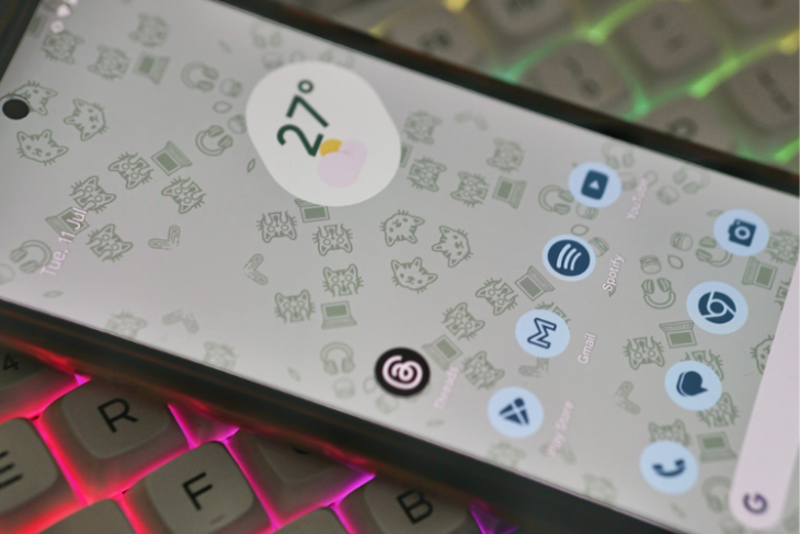 How to set custom emoji wallpaper on Android