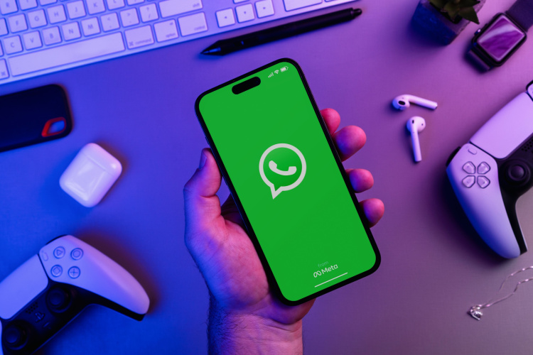 WhatsApp Is Bringing a Fresh Look to More Aspects of Its iOS App

https://beebom.com/wp-content/uploads/2023/07/Man-holding-an-iPhone-with-the-WhatsApp-logo-visible-on-the-screen-with-a-green-background.jpg?w=750&quality=75