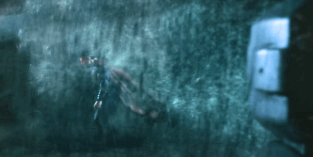 Superman being in pain by supersonic soundwaves in Batman vs Superman