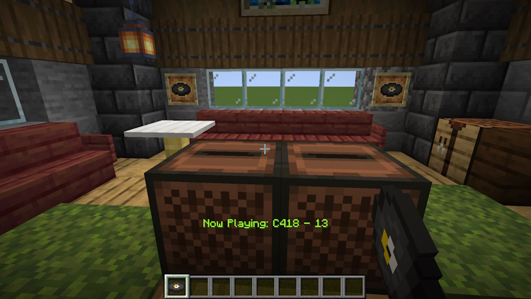 How to get music discs from creepers in Minecraft