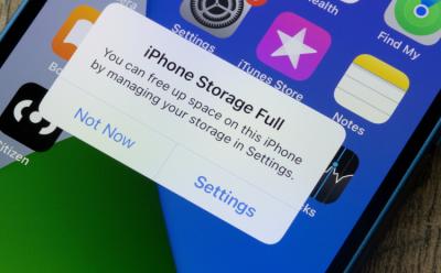 iPhone storage full pop up message