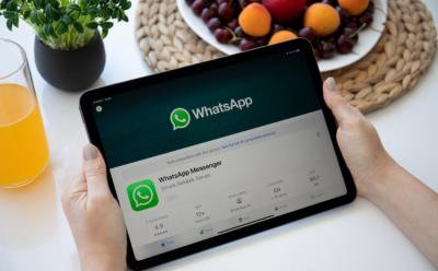 WhatsApp for iPad app featured image