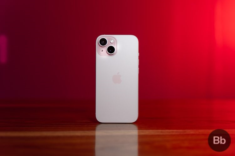 iPhone 15 Color-infused glass back