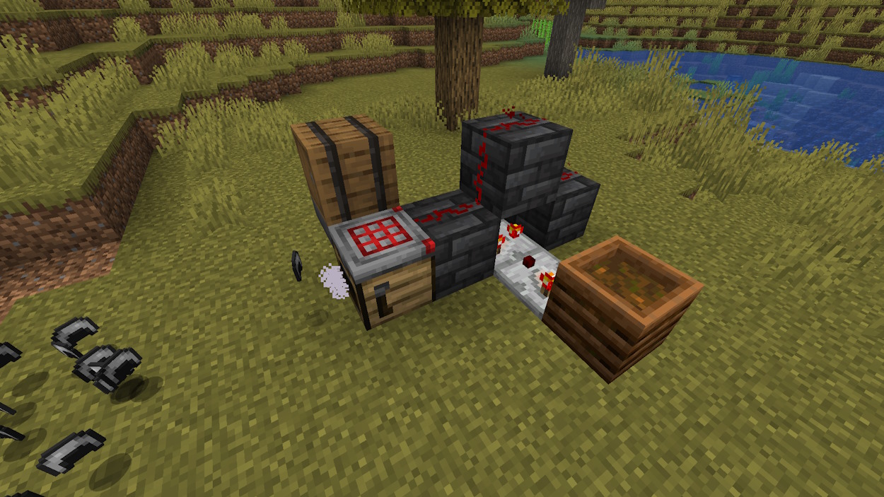 Simple and compact crafter machine used for most recipes in Minecraft 1.21