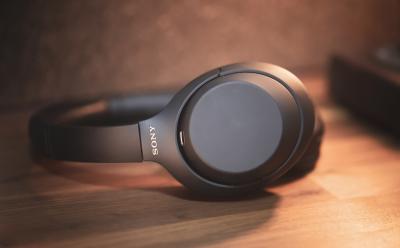 best-noise-canceling-headphones-sony-1000XM4-ANC-headphones-in-picture
