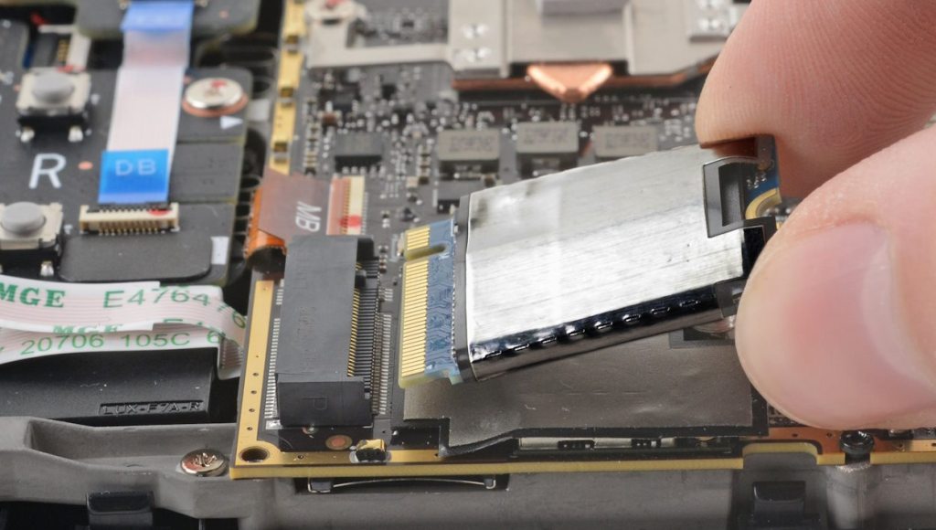 Install the upgrade SSD in Steam Deck with the cover foil