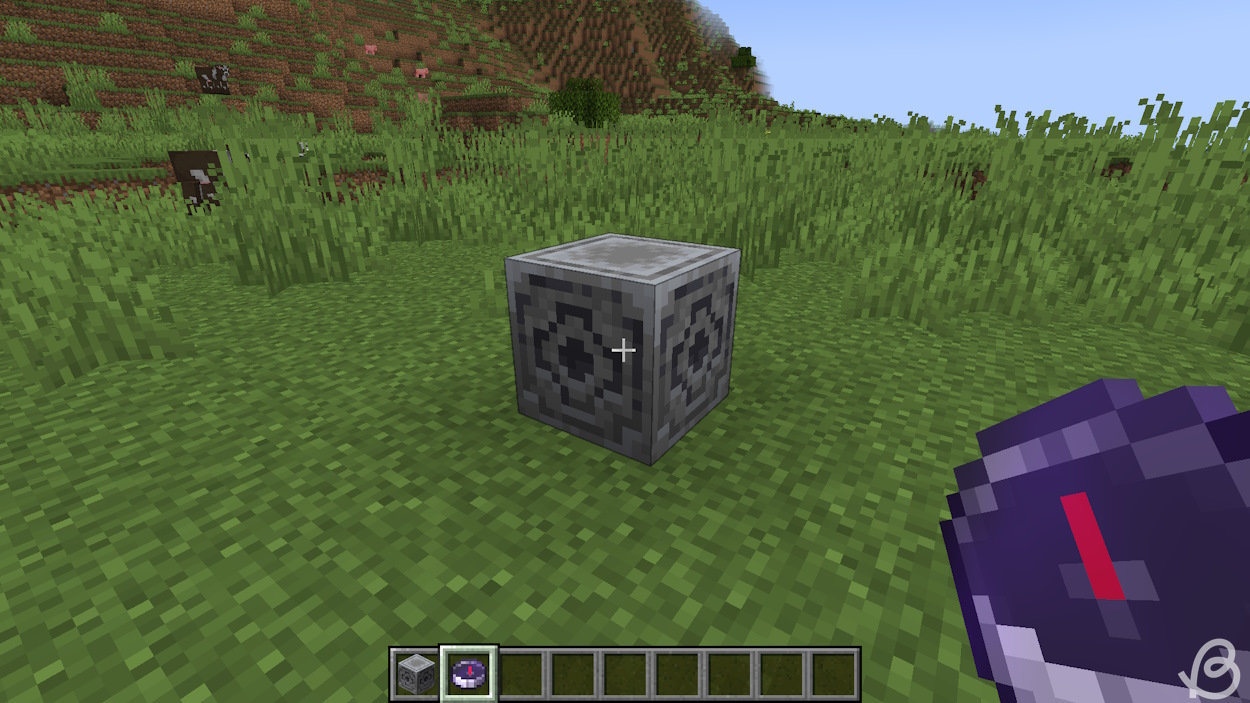 Compass pointing toward a lodestone in Minecraft