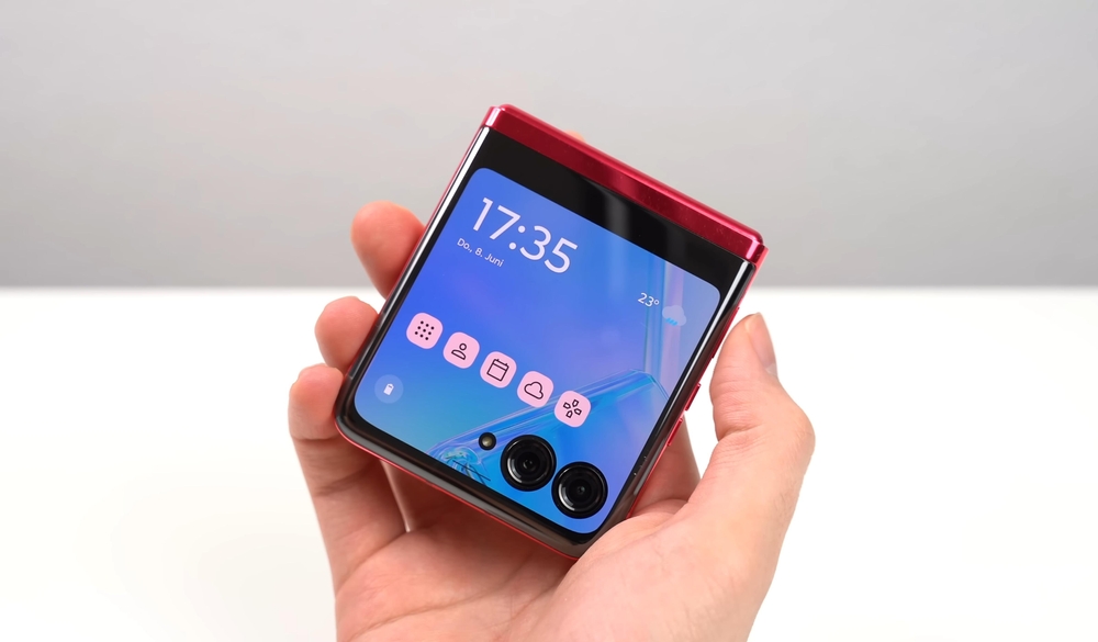 9 Best Small Phones to Buy in 2024