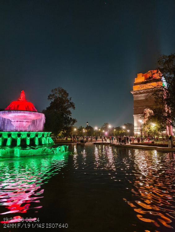 Nothing Phone 2a night mode shot of a fountain captured through primary sensor