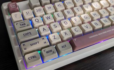 epomaker-keyboard-with-RGB-lighting