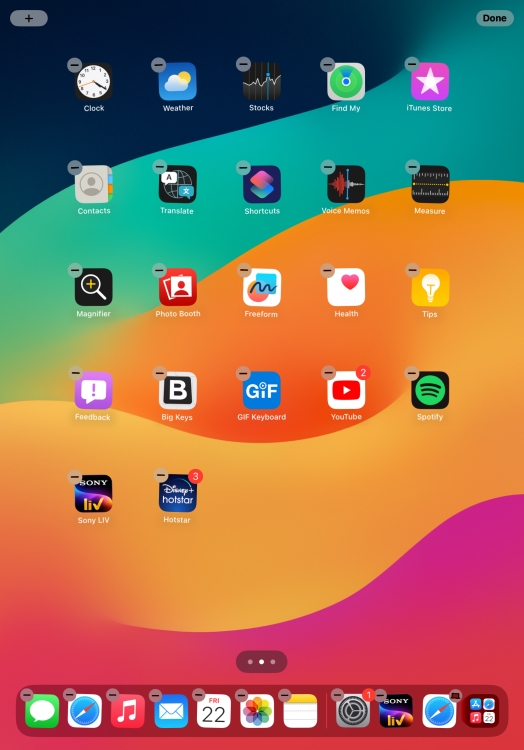 iPad Home Screen in Jiggle Mode