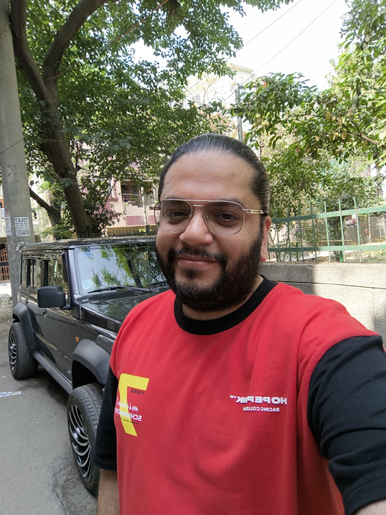 POCO X6 Pro daytime selfie