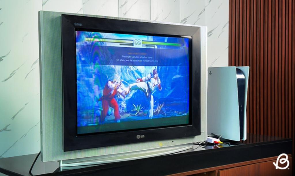 Playing Street Fighter 5 on a CRT TV plugged with a PS5