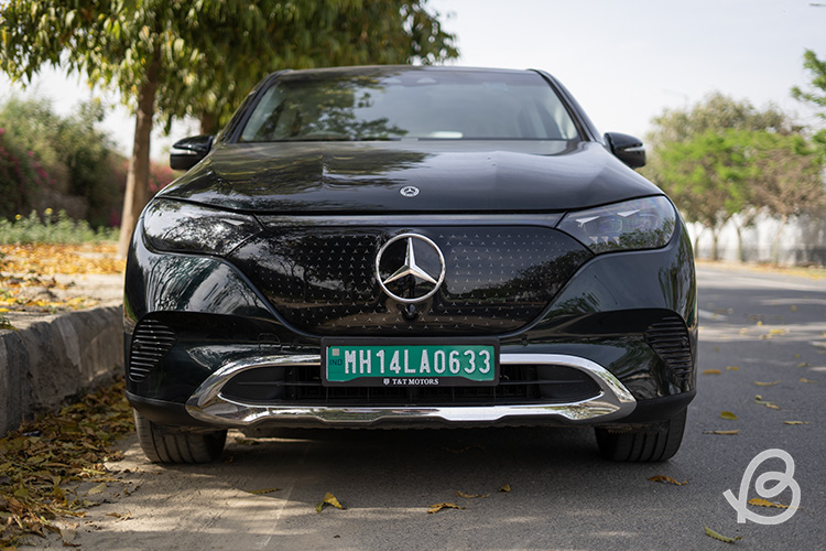 Front grille on the Mercedes EQE
