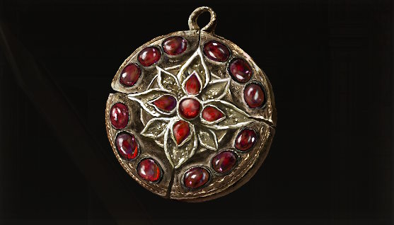 Crimson Amber Medallion best talisman in Elden RIng