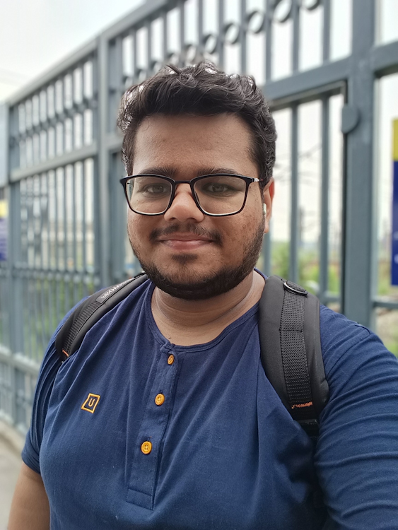 Realme P1 portrait selfie